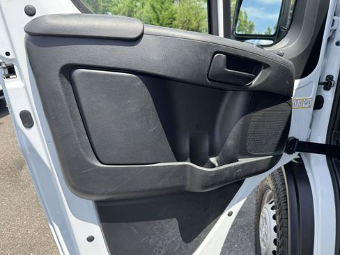 Used 2026 RAM ProMaster 2500 w/ Convenience Group FWD image 18