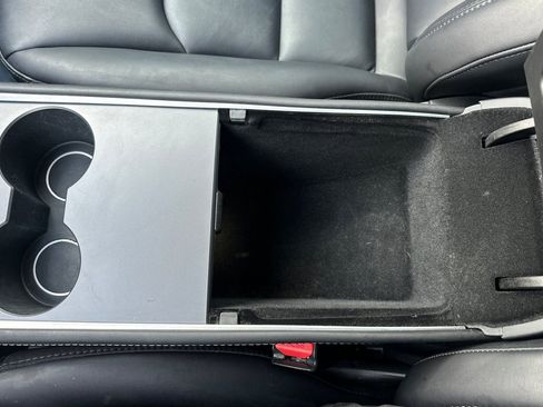 Used 2023 Tesla Model 3 Standard Range image 32