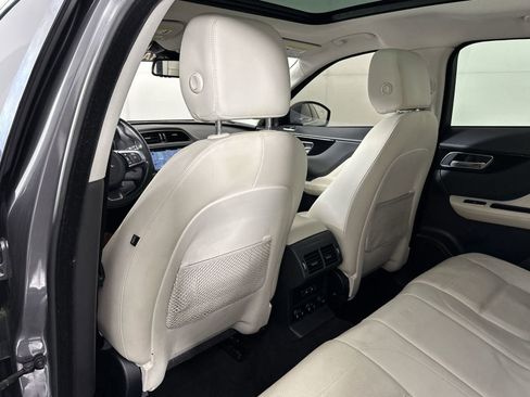 Used 2018 Jaguar F-PACE Prestige image 31