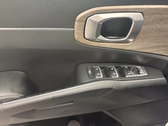 Used 2023 Kia Sorento S w/ Panoramic Sunroof Package AWD/4WD image 12