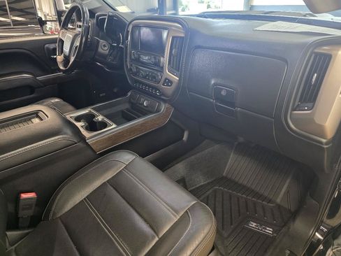 Used 2018 GMC Sierra 2500 Denali w/ Duramax Plus Package AWD/4WD image 21