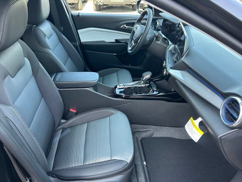 New 2026 Chevrolet Trax LT w/ Driver Confidence Package FWD image 12