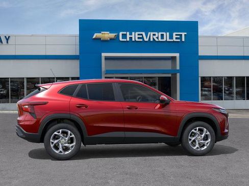 New 2026 Chevrolet Trax LS w/ LS Convenience Package FWD image 5