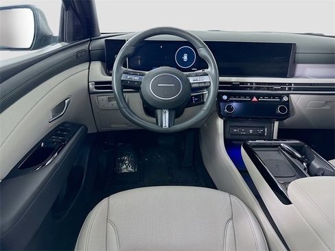 Used 2025 Hyundai Tucson Limited image 23