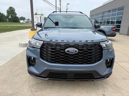 Certified 2025 Ford Explorer ST-Line w/ Premium Package AWD/4WD image 4