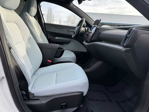 New 2025 Volvo EX30 Ultra w/ Protection Package Premier image 10