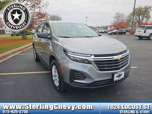 Used 2023 Chevrolet Equinox LS image 3