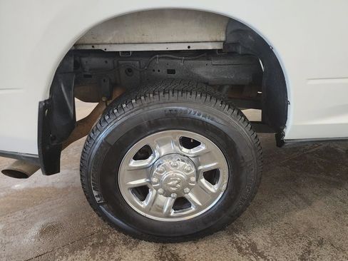 Used 2022 RAM 2500 Big Horn AWD/4WD image 36