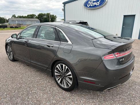 Used 2019 Lincoln MKZ Reserve w/ Luxury Package FWD image 4