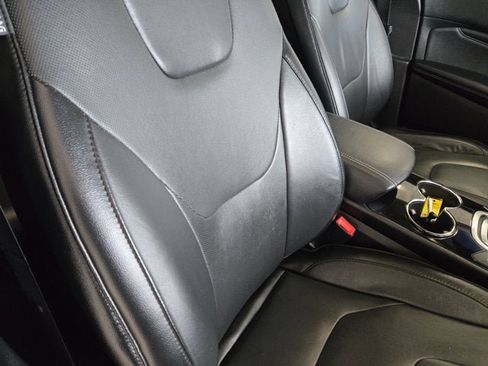 Used 2017 Ford Edge Titanium w/ Equipment Group 302A image 5