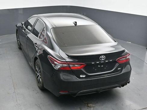 Used 2023 Toyota Camry SE w/ Cold Weather Package FWD image 14