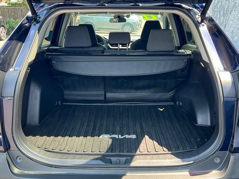 Used 2022 Toyota RAV4 XLE w/ Convenience Package AWD/4WD image 8