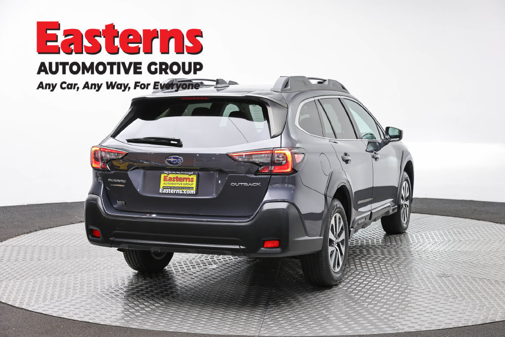 Used 2023 Subaru Outback Premium AWD/4WD image 6