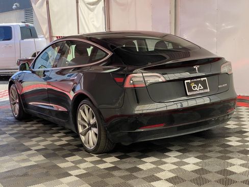 Used 2019 Tesla Model 3 Performance image 4