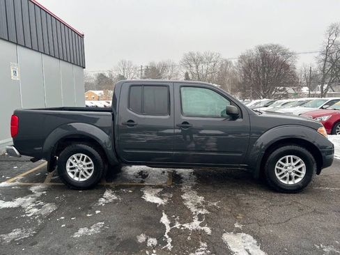 Used 2015 Nissan Frontier SV image 7