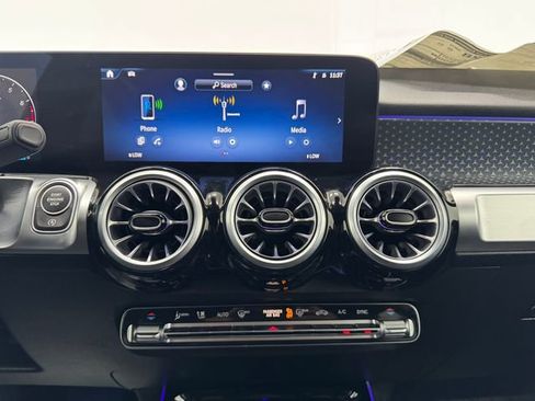 New 2025 Mercedes-Benz GLB 250 image 4