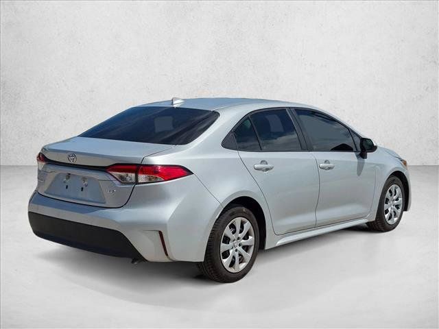 Used 2023 Toyota Corolla LE FWD image 5
