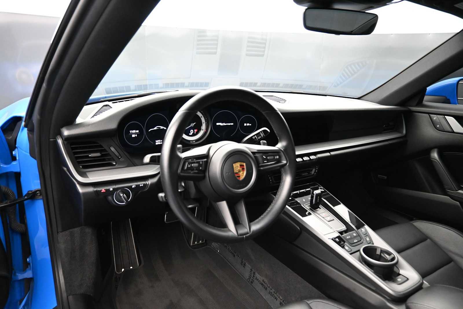 Used 2022 Porsche 911 Carrera RWD image 4