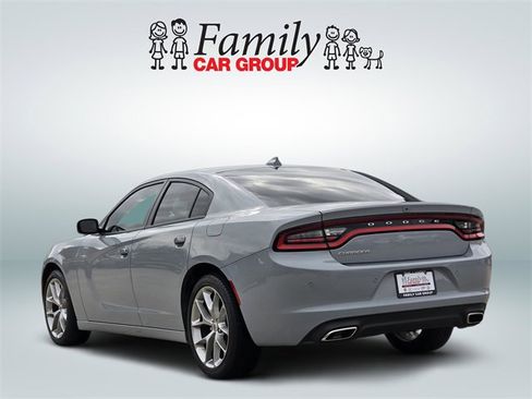 Used 2022 Dodge Charger SXT w/ Plus Group image 3