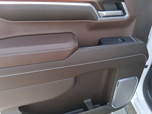 Used 2024 GMC Sierra 1500 Denali w/ Technology Package RWD image 17