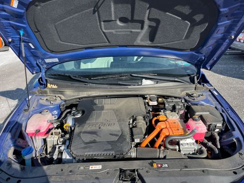 Used 2025 Hyundai Elantra Limited image 33