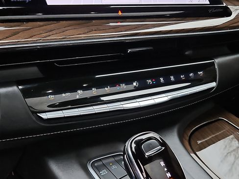 Certified 2024 Cadillac Escalade Sport Platinum w/ LPO, ONYX Package image 17