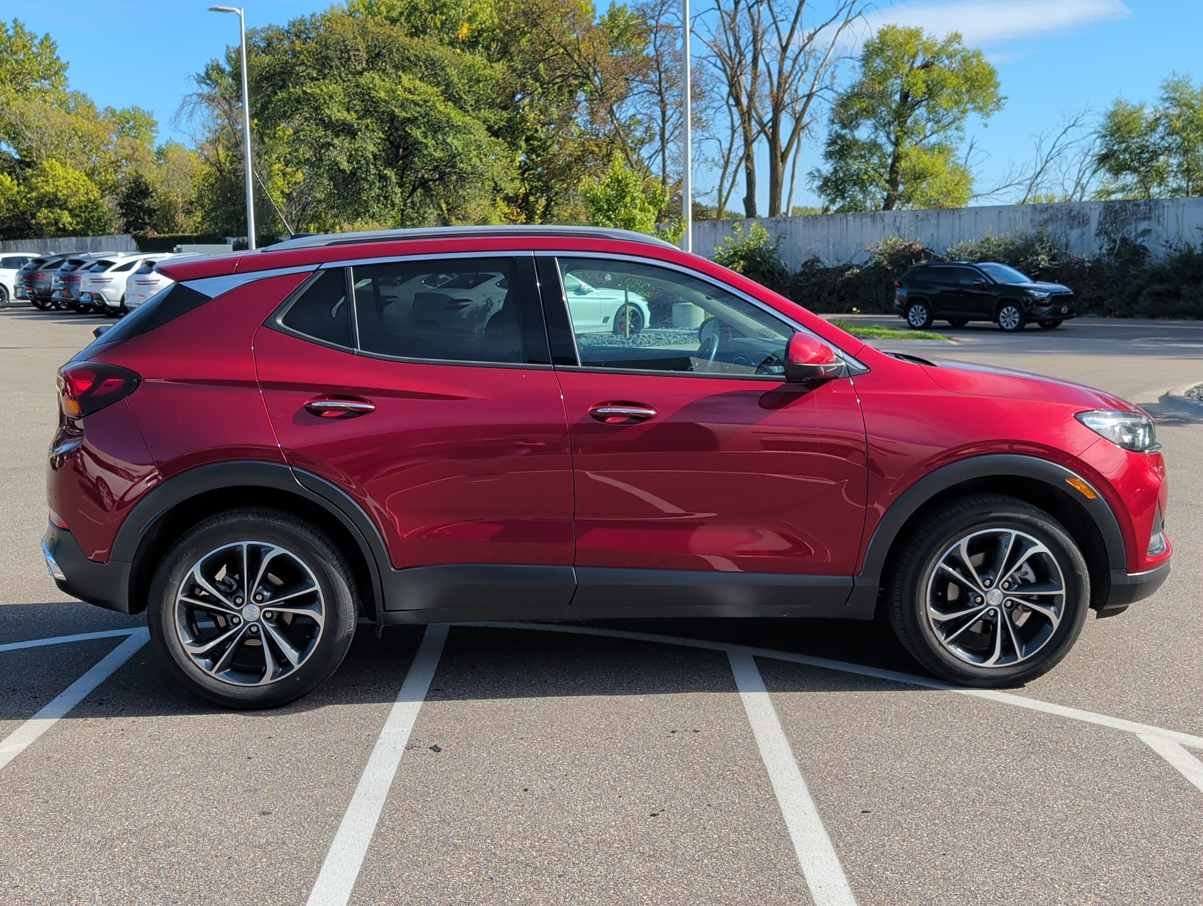 Used 2020 Buick Encore GX Essence w/ Advanced Technology Package AWD/4WD image 9