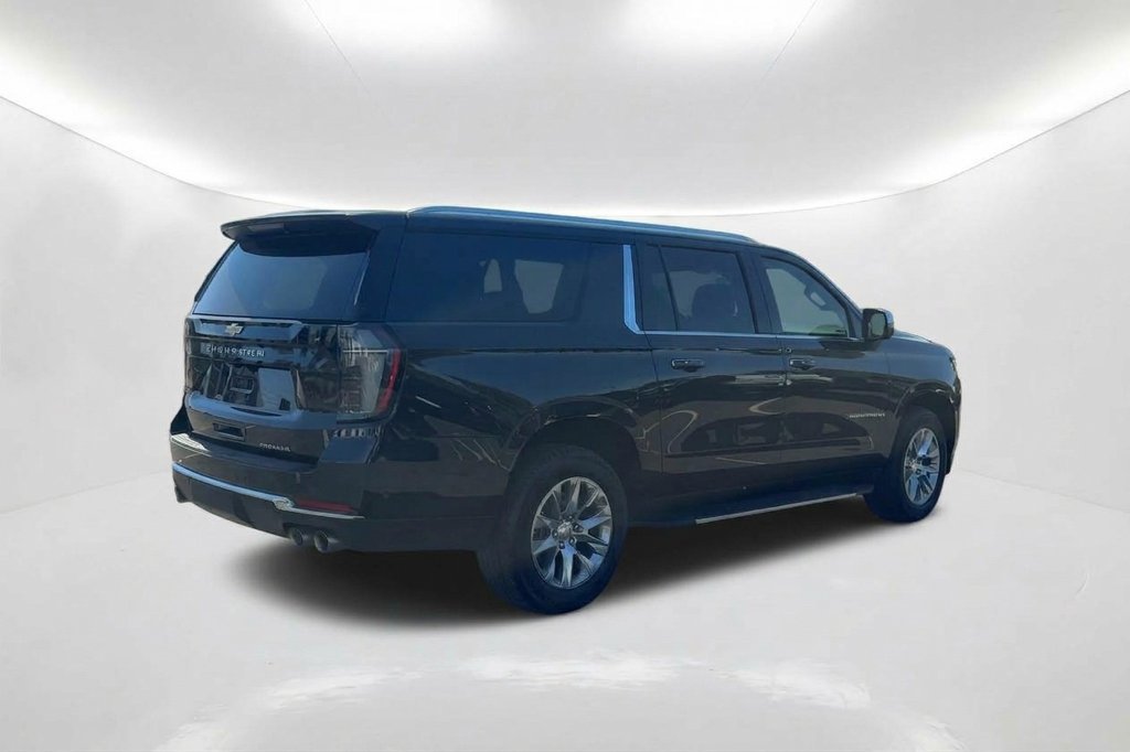 Used 2026 Chevrolet Suburban Premier AWD/4WD image 6