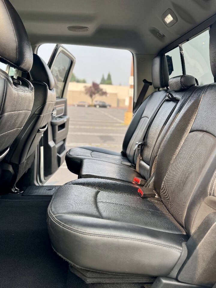 Used 2018 RAM 1500 Laramie AWD/4WD image 9
