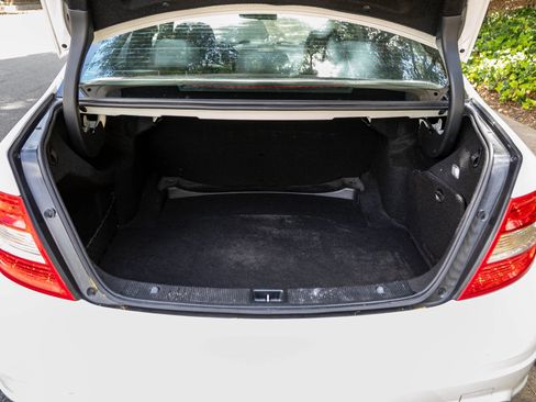 Used 2011 Mercedes-Benz C 300 Sedan image 33