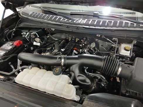 Used 2025 Ford Expedition Active AWD/4WD image 31