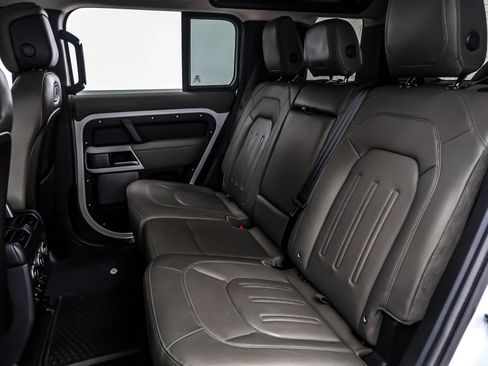 Used 2020 Land Rover Defender 110 HSE image 8