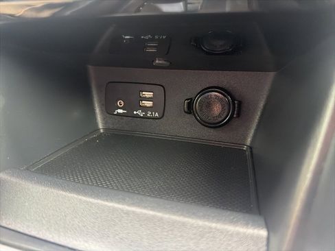 Used 2023 Subaru Forester Premium image 36