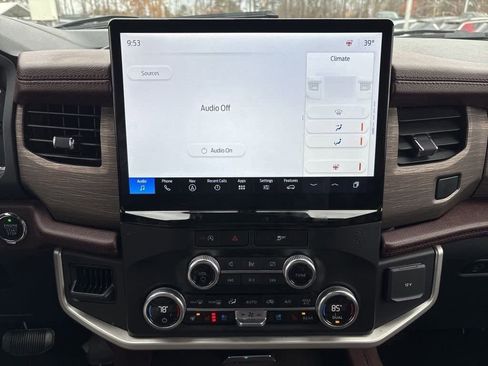 Used 2024 Ford Expedition Limited image 23