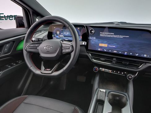 Used 2024 Chevrolet Equinox EV RS FWD image 23