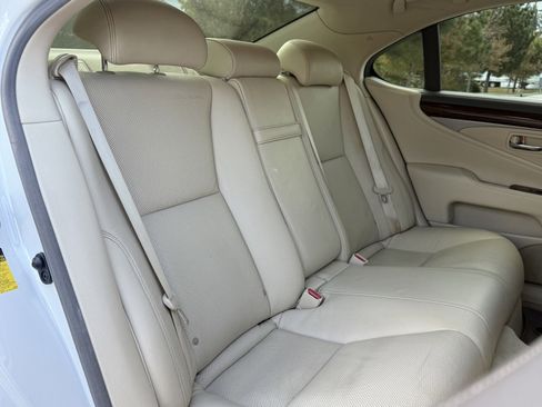 Used 2014 Lexus LS 460 image 41