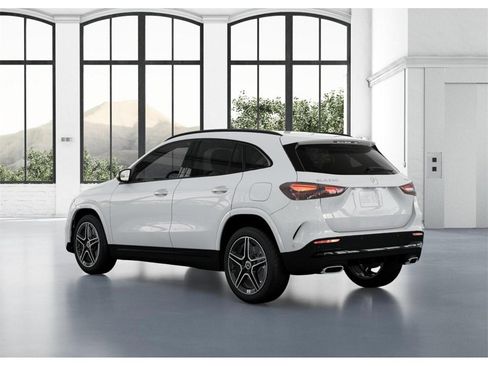New 2025 Mercedes-Benz GLA 250 4MATIC image 29