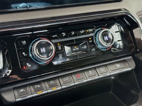 Used 2022 GMC Sierra 1500 AT4 w/ AT4 Premium Package image 13