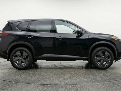 Used 2025 Nissan Rogue SV image 11