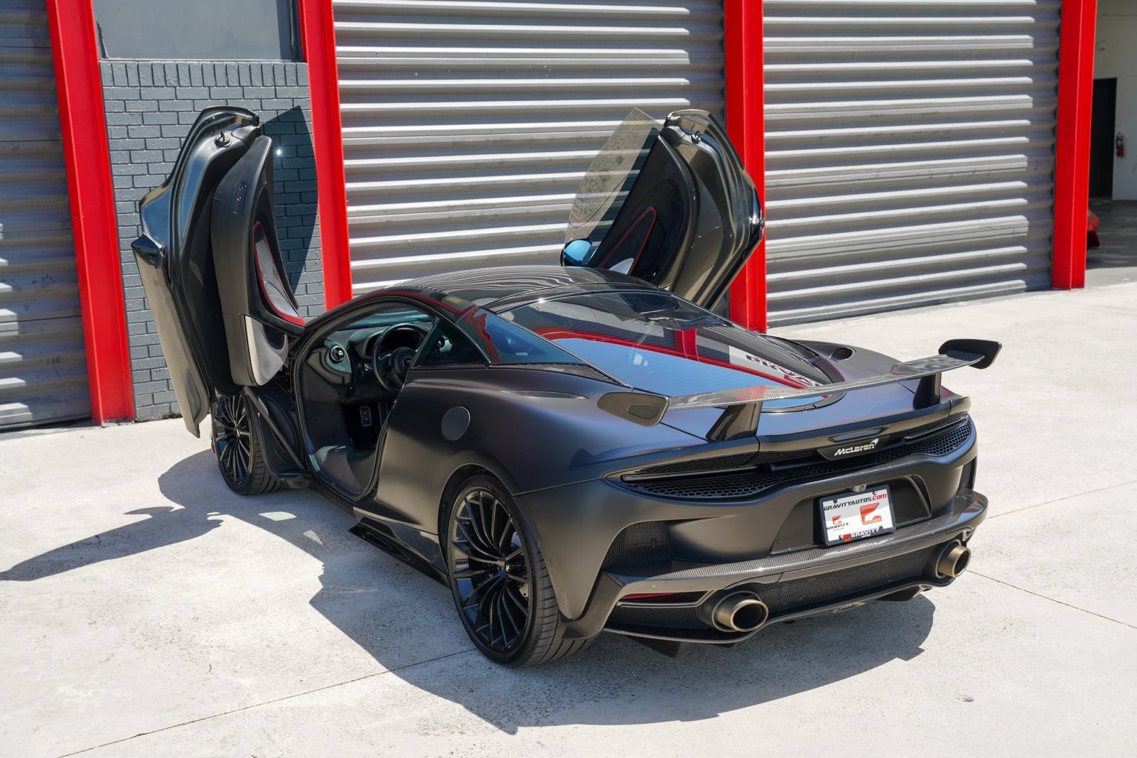 Used 2020 McLaren GT RWD image 17