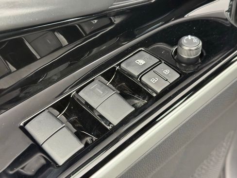 Used 2025 Subaru Solterra Premium w/ Premium Convenience Package image 17