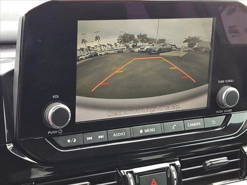 Certified 2024 Nissan Pathfinder SV image 13