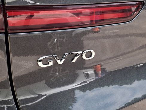 Used 2025 Genesis GV70 2.5T AWD/4WD image 32