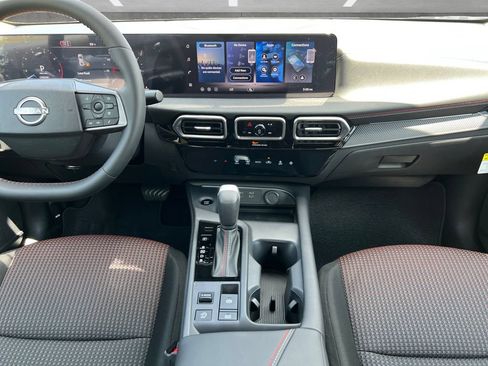 New 2026 Nissan Sentra SR w/ Floor Mat Package FWD image 4