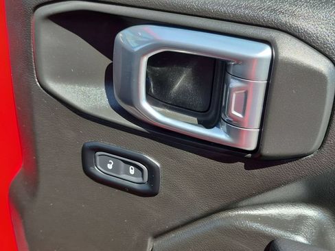 Used 2025 Jeep Wrangler Unlimited Sport AWD/4WD image 34
