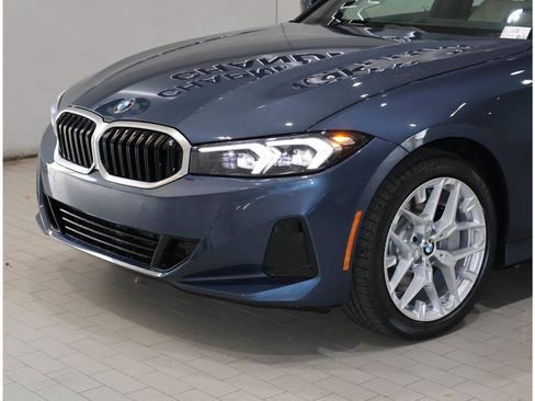 Used 2026 BMW 330i Sedan w/ Premium Package RWD image 2