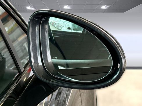 Used 2020 Porsche Macan image 30