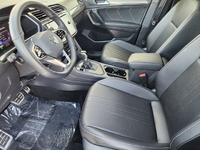 Used 2022 Volkswagen Tiguan SE R-Line FWD image 4