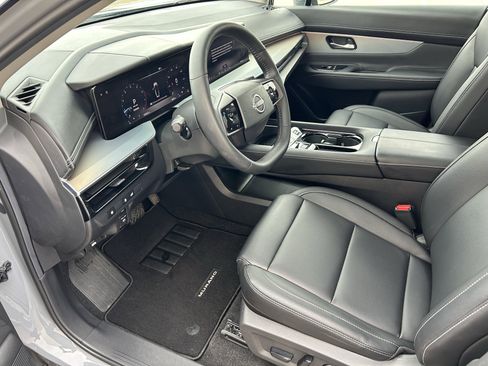 Used 2025 Nissan Murano SL AWD/4WD image 14