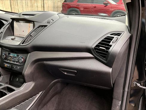 Used 2017 Ford Escape SE w/ SE Leather Comfort Package image 19